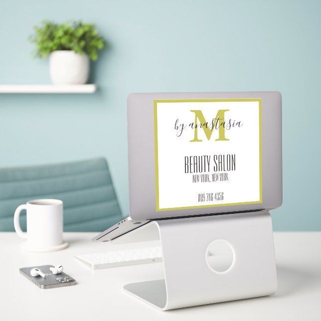 Girly Gold Beauty Salon Monogram Aufkleber (Laptop auf Schreibtisch)