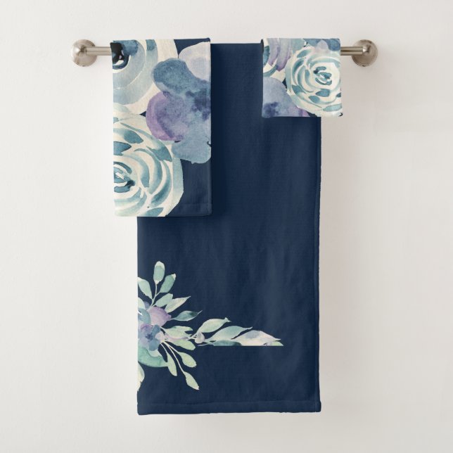 Girly Navy Blue Watercolor Floral Badhandtuch Set (Insitu)