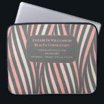 Girly Pink Beruflich Modern Laptopschutzhülle<br><div class="desc">Trendy pink,  weiß und grau suchen nach dem funktionierenden berufliche. Geben Sie Ihren Namen,  Titel,  Firmennamen,  Fachgebiete und Kontaktinformationen ein. Schauen Sie beruflich auf Kundenmeetings,  Messen oder im Büro. Ideal für Berater und Student auch!</div>