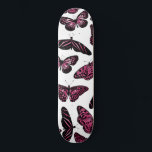 Girly Pink Black Butterfells Wasserfarbenmuster Skateboard<br><div class="desc">Dieses künstlerische und moderne Design zeigt illustrierte Schmetterlinge, die von Hand gezeichnet und mit handgemalten Beerenrosa Aquarellfarben auf einem schlichten, weißen Hintergrund gefüllt sind. Es ist niedlich, hübsch, künstlerisch, mädchenhaft und originell. Stilisieren Sie mit diesem handgemalten und handgezeichnet Design, das vom Künstler La Femme, Rachel Matheney, entworfen wurde. ***WICHTIGE HINWEIS...</div>