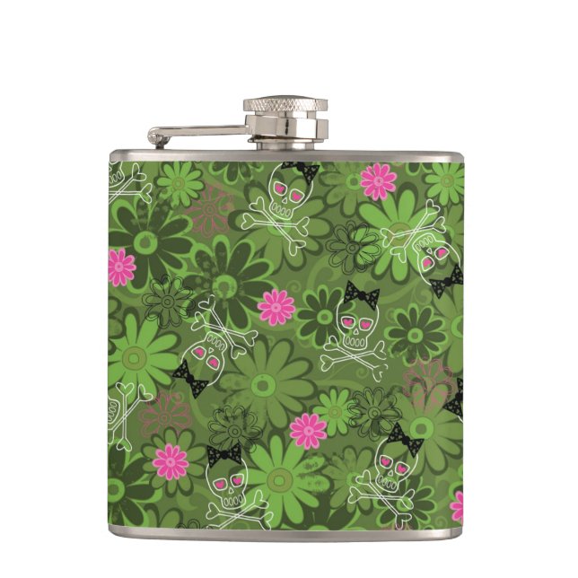Girly Punkschädel auf Blumen-Camouflagehintergrund Flachmann (Vorderseite)