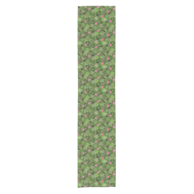 Girly Punkschädel auf Blumen-Camouflagehintergrund Kurzer Tischläufer (Vorderseite)