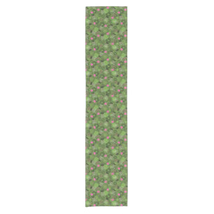 Girly Punkschädel auf Blumen-Camouflagehintergrund Kurzer Tischläufer