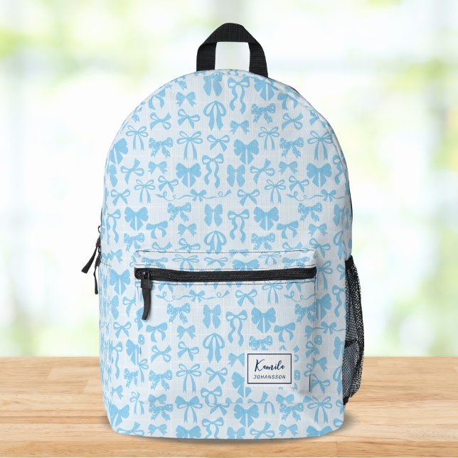 Girly Soft Blue Coquette Bow mit Namen Bedruckter Rucksack (Von Creator hochgeladen)