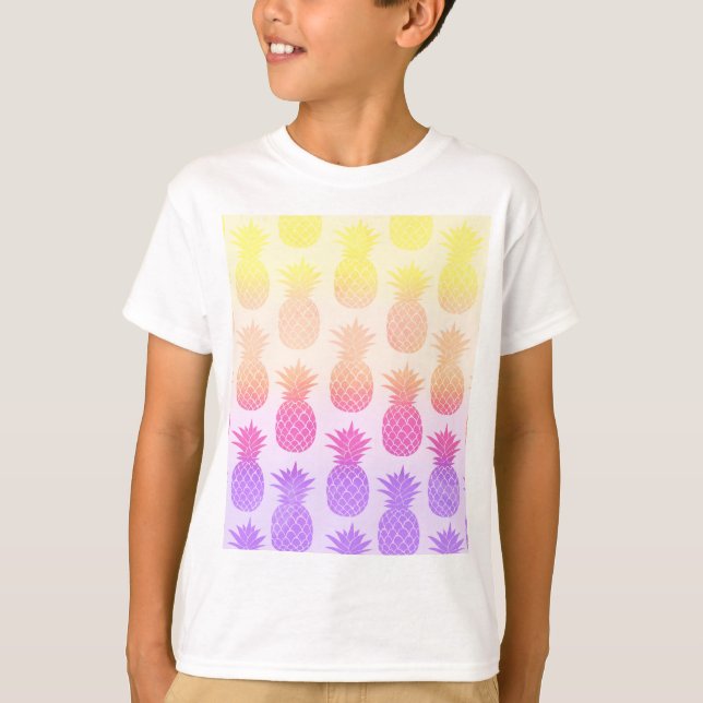 Girly Topical Rainbow Summer Pineapples Muster T-Shirt (Vorderseite)