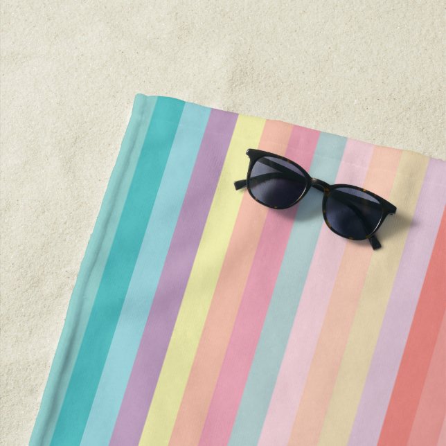Giro Pastel Pink Peach Aqua Streifen Mit Monogramm Strandtuch (Beispiel)