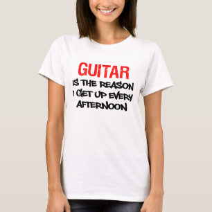 Gitarre steht jeden Nachmittag auf T-Shirt