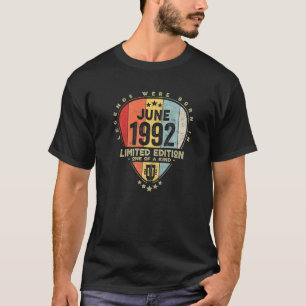 Gitarrenpick-Legenden wurden im Juni 1992 geboren T-Shirt