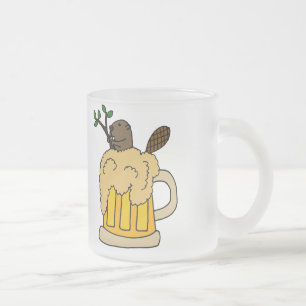 Givré Castor drôle dans la tasse de bière