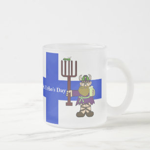 Givré St Urho avec la tasse de bière finlandaise de