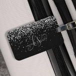 Glam Black Silver Glitzer Monogram Name Gepäckanhänger<br><div class="desc">Glam Black Silver Glitter Elegant Monogram Luggage Tag. Easily personalize this trendy chic luggage tag design featuring elegant silver sparkling glitter on a black background. The design feys your handwritten script monogram with pretty swirls and your name.</div>