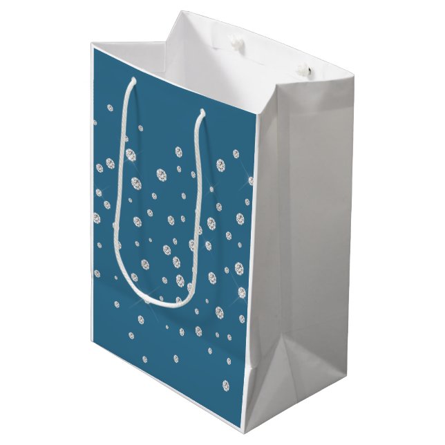 Glam Blue White Diamonds Brautparty Mittlere Geschenktüte (Vorderseite Schrägansicht)