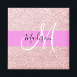 Glam Blush Pink Rose Gold Glitzer Sparklogramm Magnet<br><div class="desc">Die Glitzern Rosa Rosengold Rosa Rosa und Glam blush Rosa Glitzer sind ein weißer Monogramm-Name und ein Initialmagnet. Individuelle Name und Monogramm sind in einem handgeschriebenen,  eleganten Skript mit rosa Hintergrund geschrieben. Ein perfektes Geburtstag- oder Weihnachtsgeschenk!</div>