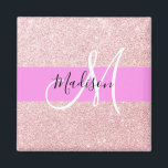Glam Blush Pink Rose Gold Glitzer Sparklogramm Magnet<br><div class="desc">Die Glitzern Rosa Rosengold Rosa Rosa und Glam blush Rosa Glitzer sind ein weißer Monogramm-Name und ein Initialmagnet. Individuelle Name und Monogramm sind in einem handgeschriebenen,  eleganten Skript mit rosa Hintergrund geschrieben. Ein perfektes Geburtstag- oder Weihnachtsgeschenk!</div>