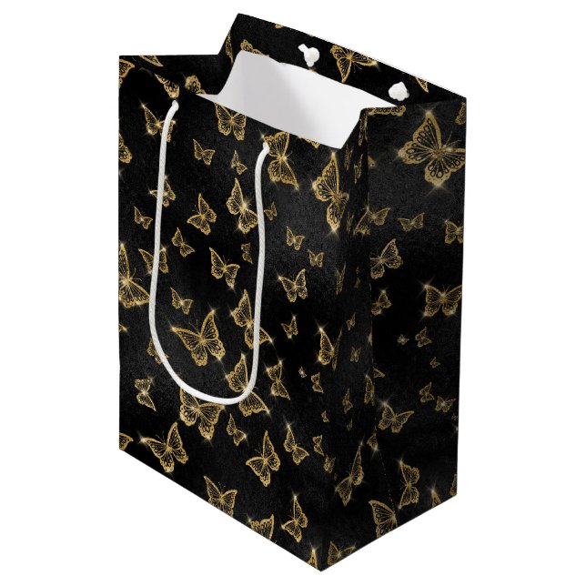 Glam Gold und schwarze Schmetterlinge Muster Mittlere Geschenktüte (Vorderseite Schrägansicht)