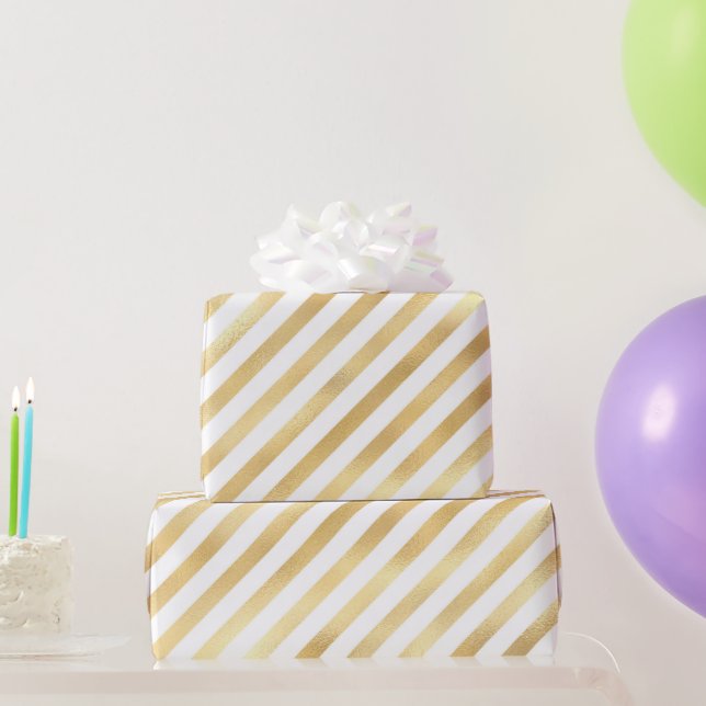 Glam Gold White Diagonal Strip Geschenkpapier (Partygeschenke)