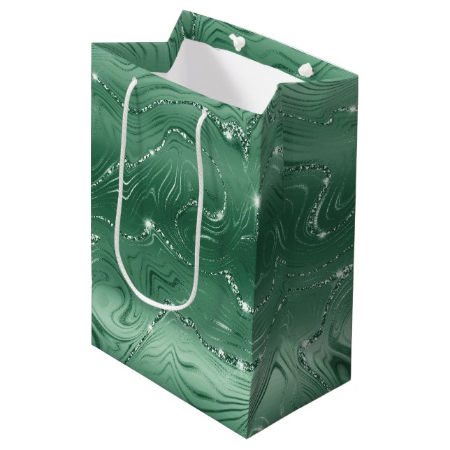Glam Green Glittery Glitz Mittlere Geschenktüte (Vorderseite Schrägansicht)