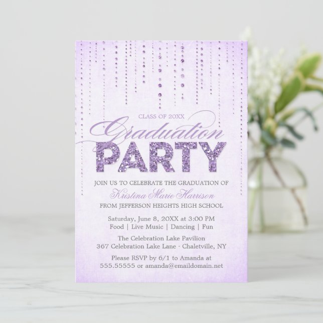 Glam Lila Glitzer Gems Graduation Party Einladung (Stehend Vorderseite)