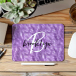 Glam Lila Sparkle Schwarz-weiß Script Monogram Mousepad<br><div class="desc">Dieses elegante personalisierte Mauspad verfügt über ein Monogramm und einen Vornamen in modernem Schwarz-Weiß-Skript auf einem glänzenden lila Funkelhintergrund.</div>