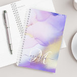 Glam Lilac Gold Abstrakt Paint Elegant Monogram Planer<br><div class="desc">Diese abstrakte lila Aquarellfarbe und das goldene Imitat bespritzen den Hintergrund mit Ihren individuellen Details.</div>