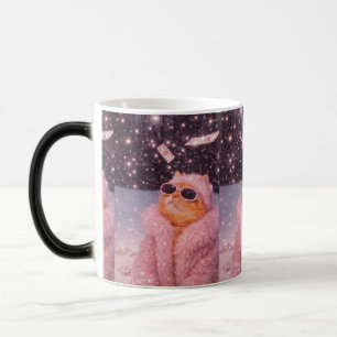 Glam Money Katze in rosa Pelzmantel und Sonnenbril Verwandlungstasse