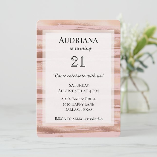 Glam Rose Gold Blush Streifen Geburtstag Einladung (Stehend Vorderseite)