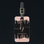 Glam Rose Gold Glitzer Tropfen Monogramm-Skript Gepäckanhänger<br><div class="desc">Sylish,  Girly,  Elegant,  Light Rose Gold Glitzer Tropfen 2 Monogram Script benutzerdefinierten personalisierten Namen mit Monogramm Gepäckanhänger auf schwarz. Mit einem modernen Luxus-Imitat hellrosa Rose Gold Glitzer Tropfrahmen,  einem großen doppelhandgeschriebenen Monogramm-Skript-Schriftart mit Swashes (große Initialen),  und einem Serif-Typ Schriftart-Namen in hellrosa auf schwarzem Hintergrund. Einfach zu personalisieren.</div>