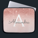 Glam Rose Gold Glitzer und Sparkle Monogramm Laptopschutzhülle<br><div class="desc">Glam Rose Gold Ombre Imitate Glitzer und sparkle Moderne und elegante Monogram Case. Dieser Fall kann so angepasst werden,  dass er Ihren Anfangs- und Vornamen enthält.</div>