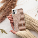 Glam Rose Gold Imitate Foil Leopard Spots Name Case-Mate iPhone Hülle<br><div class="desc">Dieses Design zeichnet sich durch eine schicke Rose Gold und rot metallische Leoparden-Spot-Muster, bestreut mit funkelnd weißen holografischen Imitat Glitzer auf dem verlassen, und eine Rose Gold Imitate Folie auf der rechten Seite in Form einer Welle umgeben von Rose Gold Imitat Glitzer. Personalisieren Sie es mit Ihrem Namen oder Monogramm...</div>