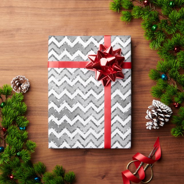 Glam Silver White Zigzag Streifen Geschenkpapier (Feiertagsgeschenk)