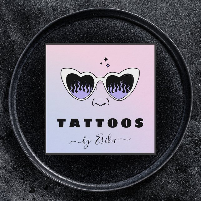 Glamour Brille Tattoo Artist Girly Gradient Fun Quadratische Visitenkarte (Von Creator hochgeladen)