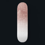 Glamour Funkelnd Rose Gold Glitzer Sequin Ombre Skateboard<br><div class="desc">Dieses elegante und glamouröse Design ist perfekt für die trendige und stilvolle Frau. Es zeigt ein Imitat gedruckt funkelnd Rose Gold Glitzer Sequin und weiß ombre Farbverlauf. Es ist modern, mädchenhaft, hübsch und cool. ***WICHTIGE HINWEIS FÜR DESIGN: Für individuelle Designanfragen, wie z.B. passende Produktanfragen, Farbänderungen, Platzierungsänderungen oder andere Änderungswünsche, klicken...</div>
