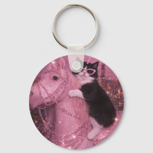 Glamouröse Einhornkatze unter der funkelnden Stadt Schlüsselanhänger