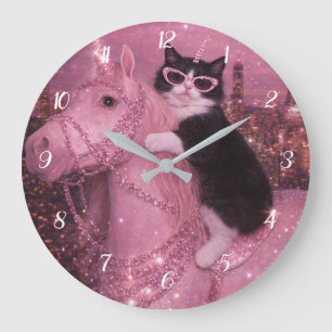 Glamouröse Einhornkatze unter funkelnder Stadt     Große Wanduhr