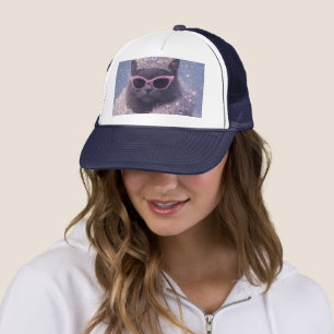 Glamouröse Königin Katze Funkelnde Fantasie-Porträ Truckerkappe