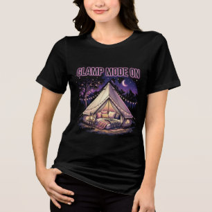 Glamp-Modus aktiviert - Luxuriöses Camping-Nachtsz Tri-Blend Shirt