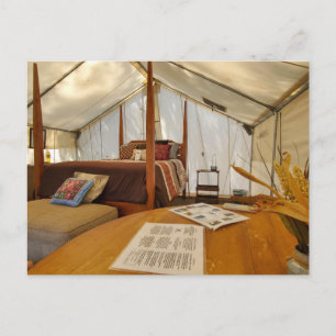 Glamping-Zelt-Innenraum gemütliche Camping-Ausrüst Postkarte