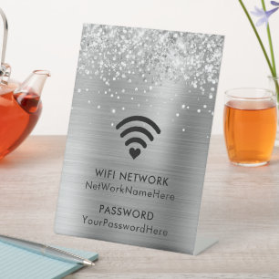 Glänzendes Silberfolie-WLAN-Netzwerk und Passwort Sockelschild
