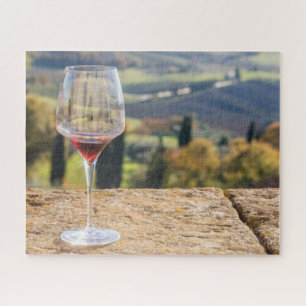 Glas Wein in der Toskana