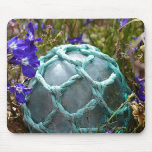 Glasfischerboje und Blumen Mousepad