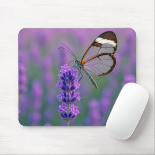 Glasflügelschmetterling auf einer Lavendelblüte Mousepad