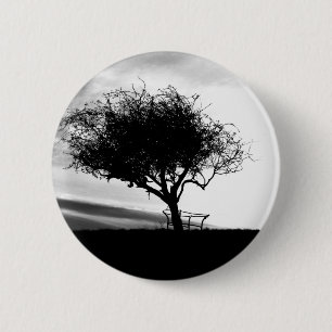 Glastonbury Weißdorn. Baum. Schwarzweiss. Button