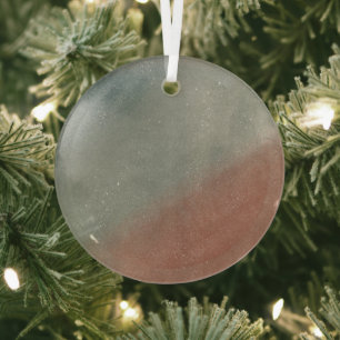 Glasverzierungen - blau und rot ornament aus glas