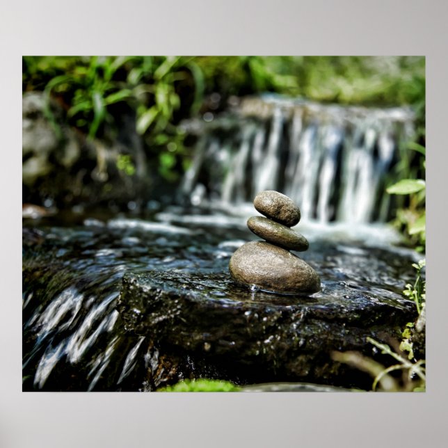 Glatte Felsen mit Wasserfall Poster (Vorne)