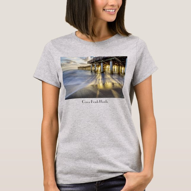 Glatte Wellen am T - Shirt des Kakaobodens (Vorderseite)