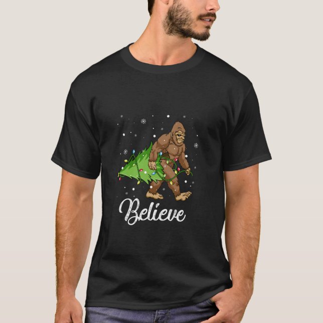 Glaube Bigfoot Weihnachtsbaum Lichter Xmas B T-Shirt (Vorderseite)