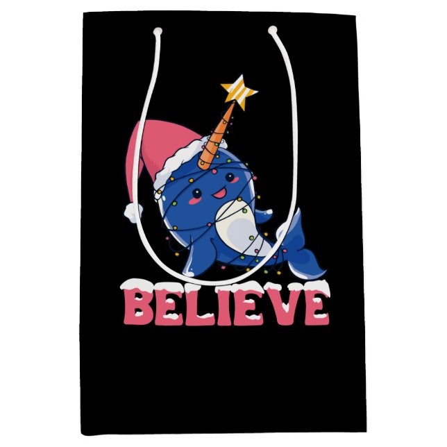 Glaube Narwhal Weihnachtsschneefieber-Lichter Mittlere Geschenktüte (Vorderseite)