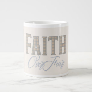 Glaube Über Angst Christliches Typografie-Design Jumbo-Tasse