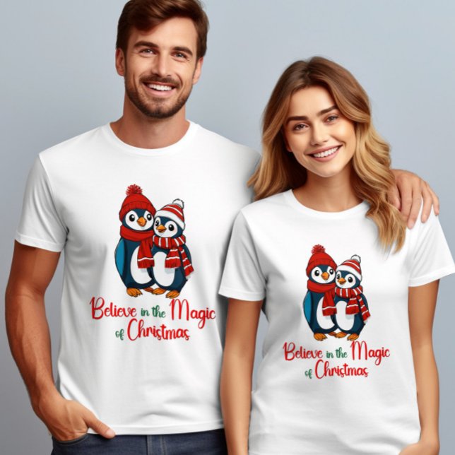 Glauben Sie an die Magie des Weihnachtspenguins T-Shirt (Von Creator hochgeladen)