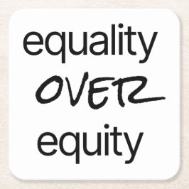 Gleichheit gegenüber dem Untersetzer von Eigenkapi